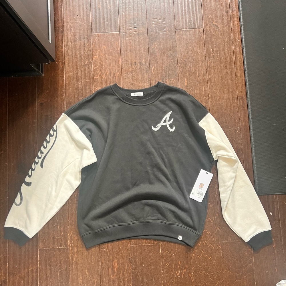 Atlanta Braves Women’s Black and White Crew Neck Sweater